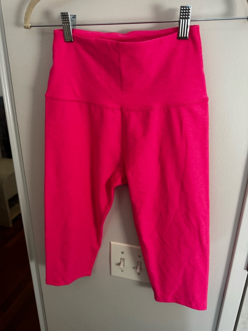 BEYOND YOGA Spacedye Mid-Rise Slit Pedal Pusher Leggings - Hot Pink - Picture 4 of 6